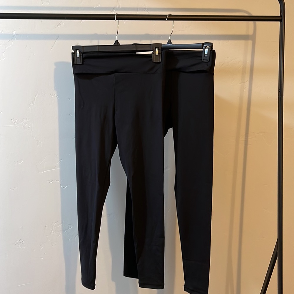 2 American Eagle Everything Leggings